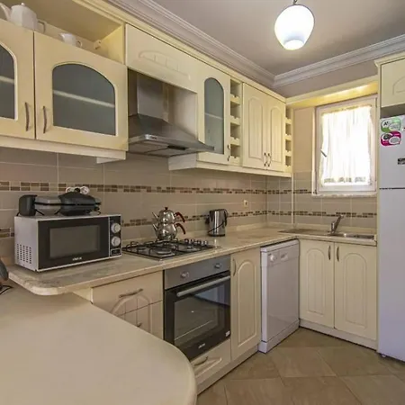 Villa çalış'ta Denize Sıfır 8 Kişilik Pearl 8 *