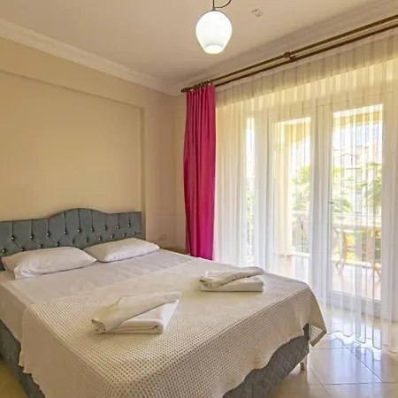 çalış'ta Denize Sıfır 8 Kişilik Pearl 8 Villa